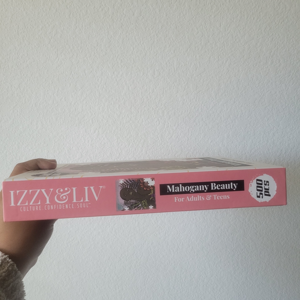Mahogany Beauty Puzzle Izzy & LIV - Picture 3 of 3